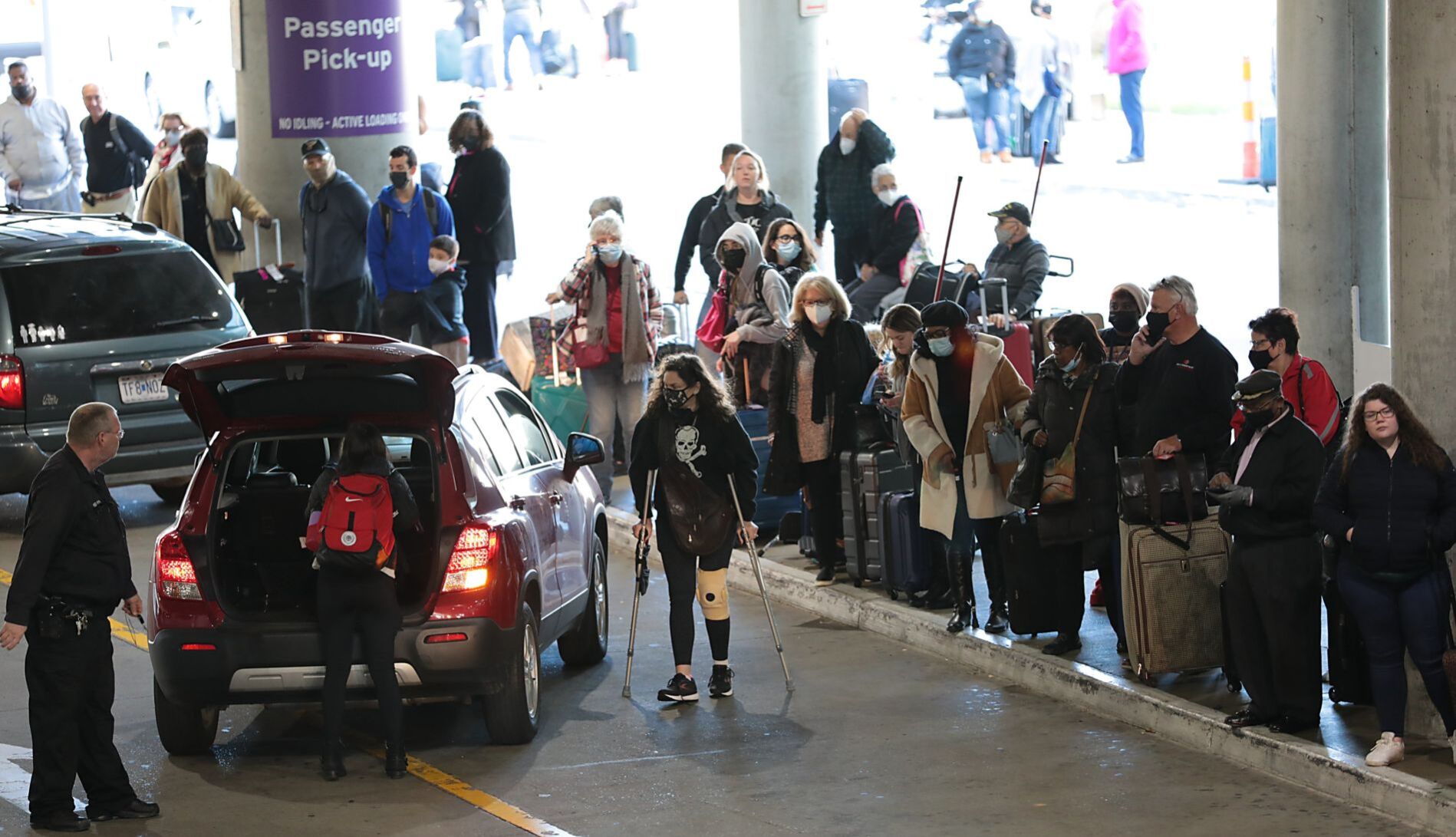Thanksgiving travelers on the move